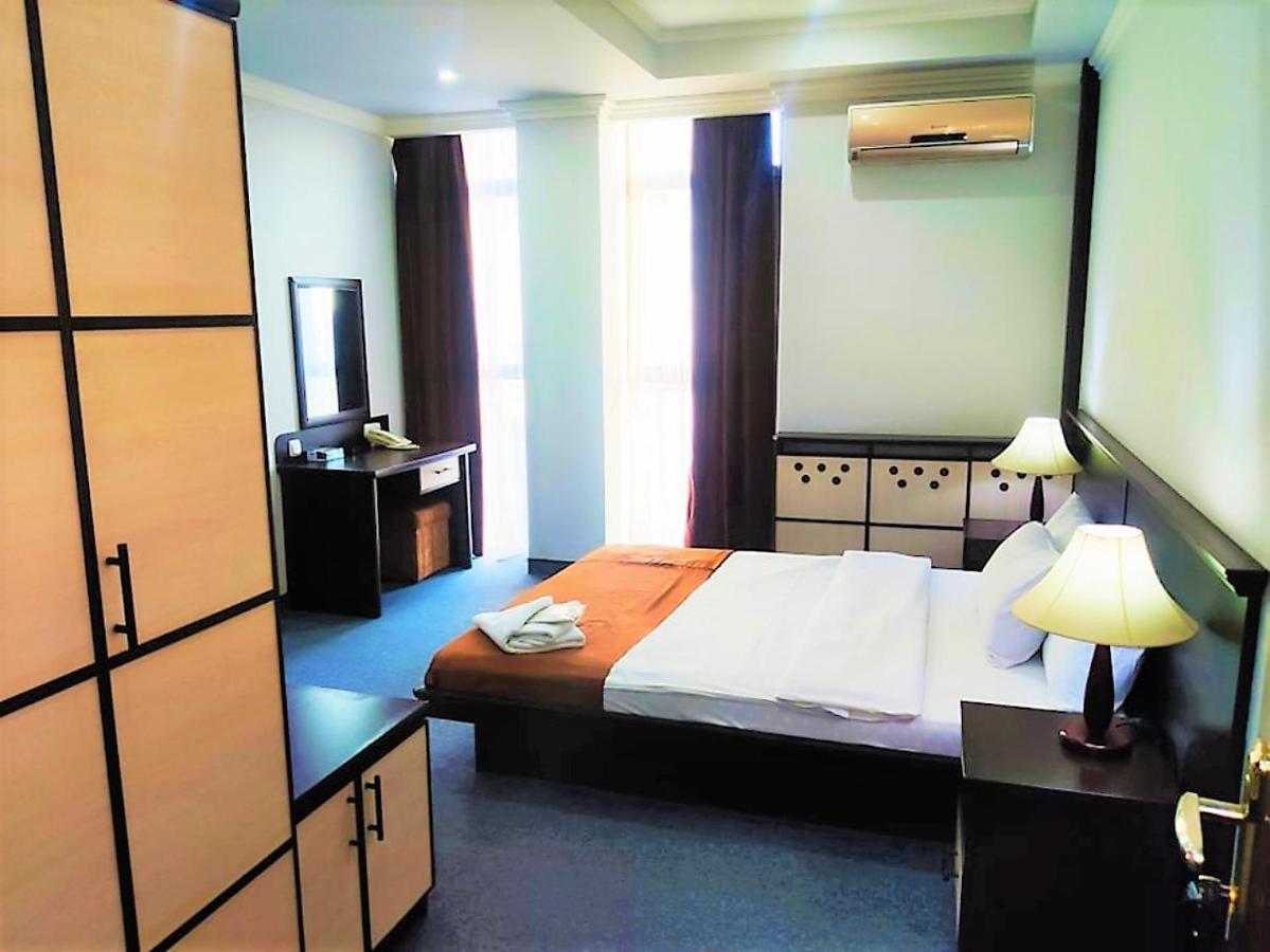 Ddd Hotel Yerevan Bagian luar foto