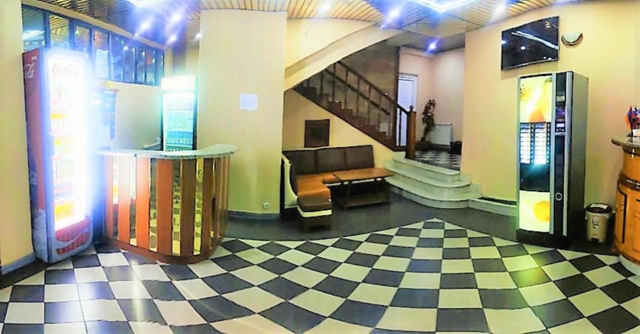Ddd Hotel Yerevan Bagian luar foto
