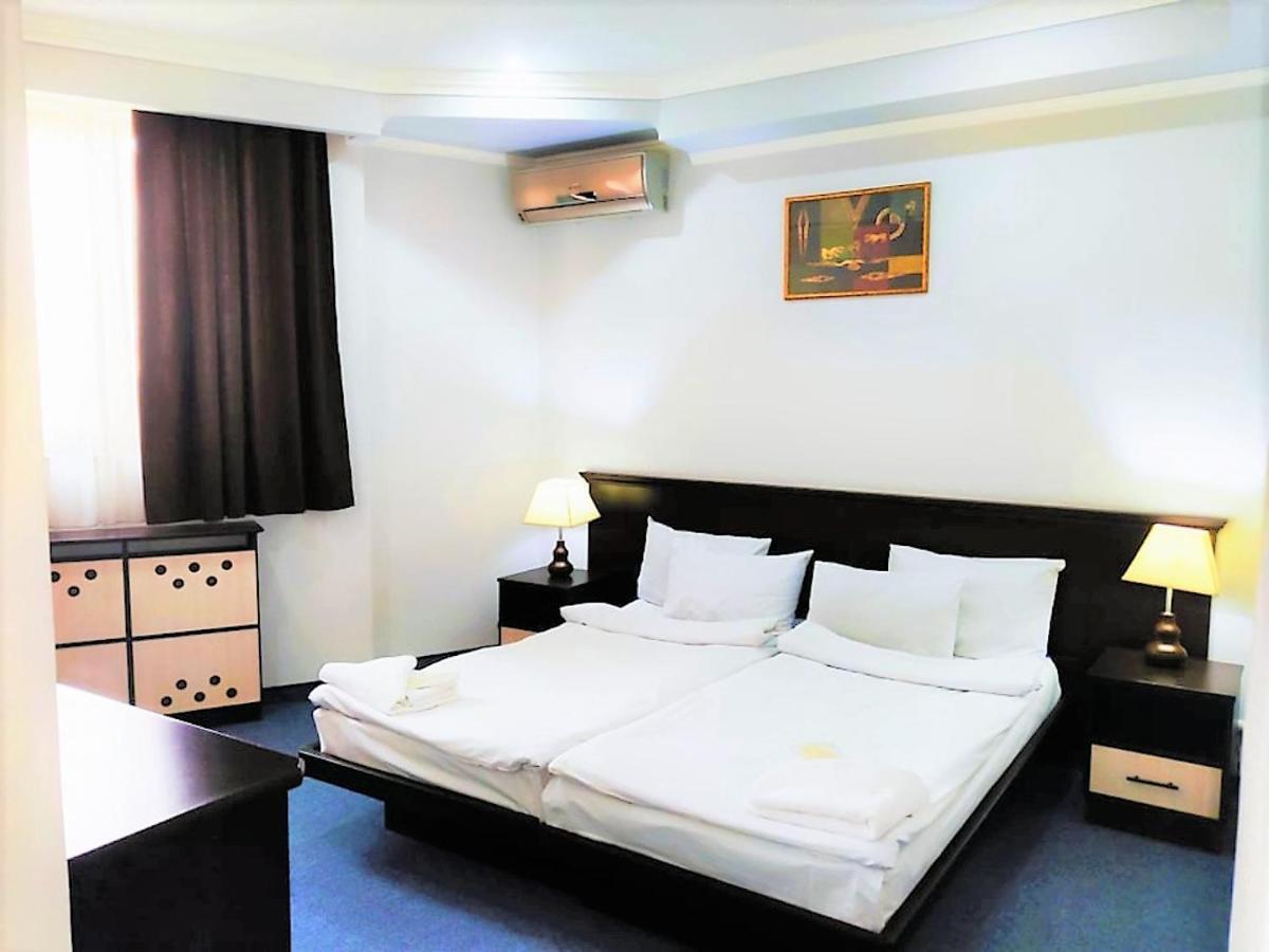 Ddd Hotel Yerevan Bagian luar foto